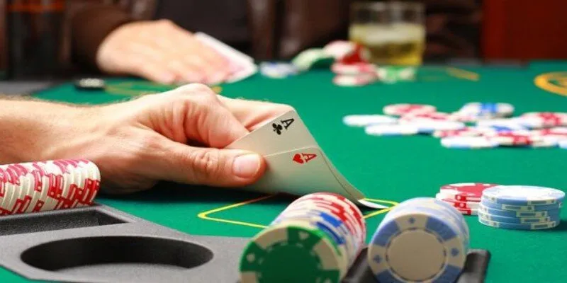 thong-tin-chung-ve-kinh-nghiem-choi-poker-live